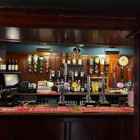 Roebuck Inn Stevenage Kültér fotó