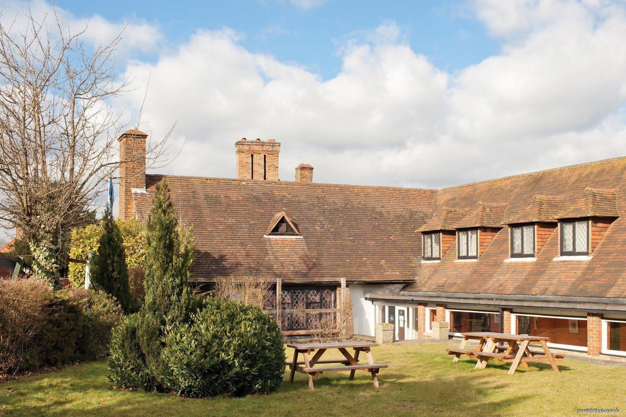 Roebuck Inn Stevenage Kültér fotó